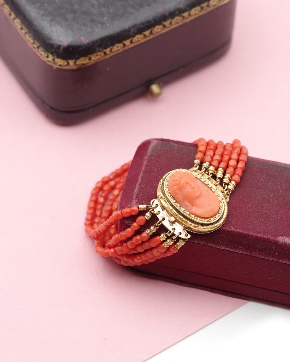 Victorian Coral Cameo Bracelet In 18k Gold, French Victorian Facetted Coral Beads Cameo-photo-1