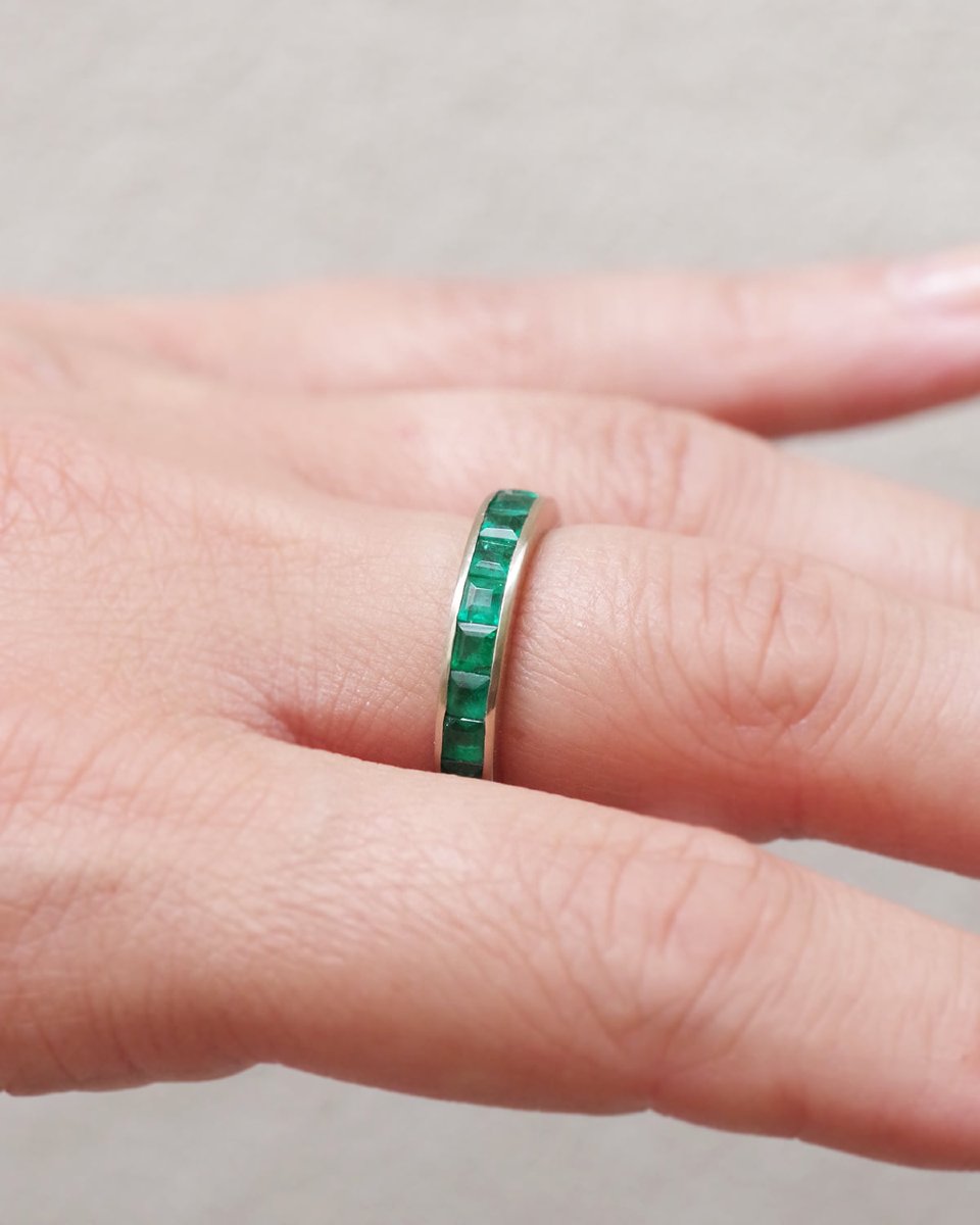 Boucheron Emerald Eternity Ring With 2.31 Carat Emeralds In 18k Gold, Wedding Band Ring-photo-2