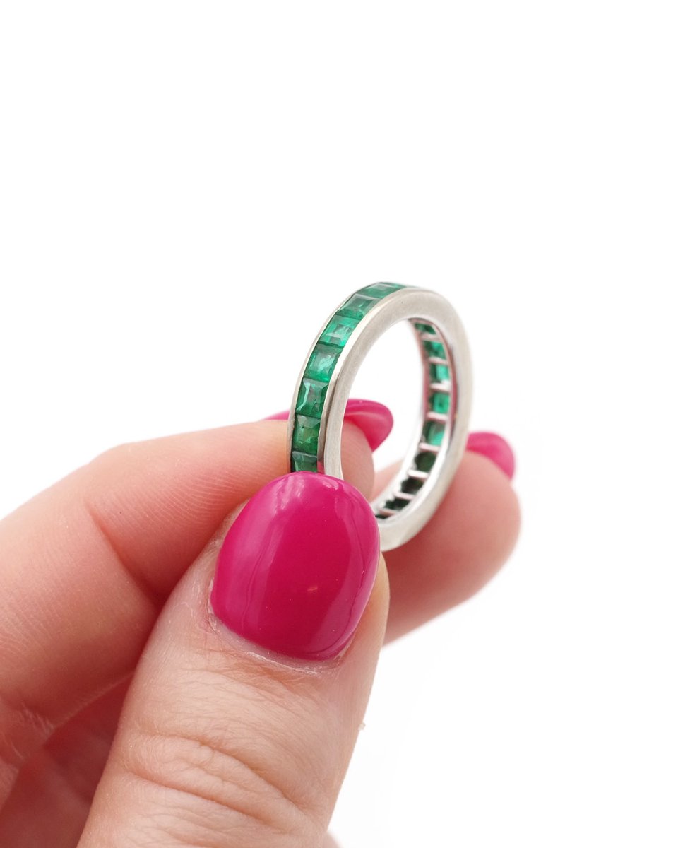 Boucheron Emerald Eternity Ring With 2.31 Carat Emeralds In 18k Gold, Wedding Band Ring-photo-4