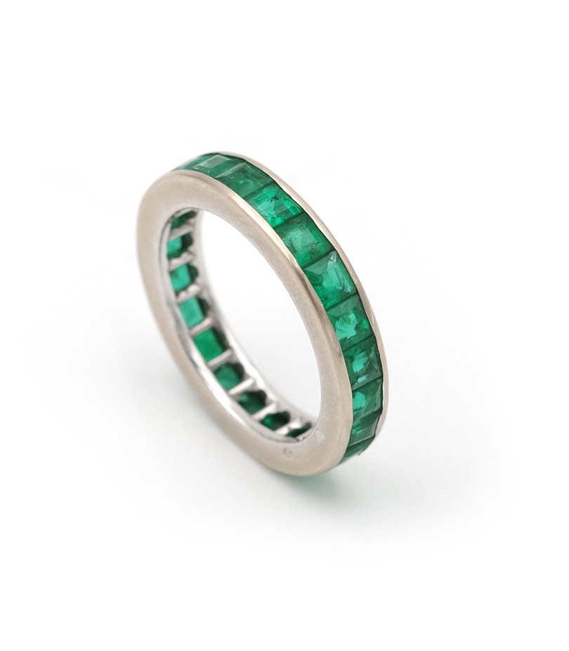 Boucheron Emerald Eternity Ring With 2.31 Carat Emeralds In 18k Gold, Wedding Band Ring
