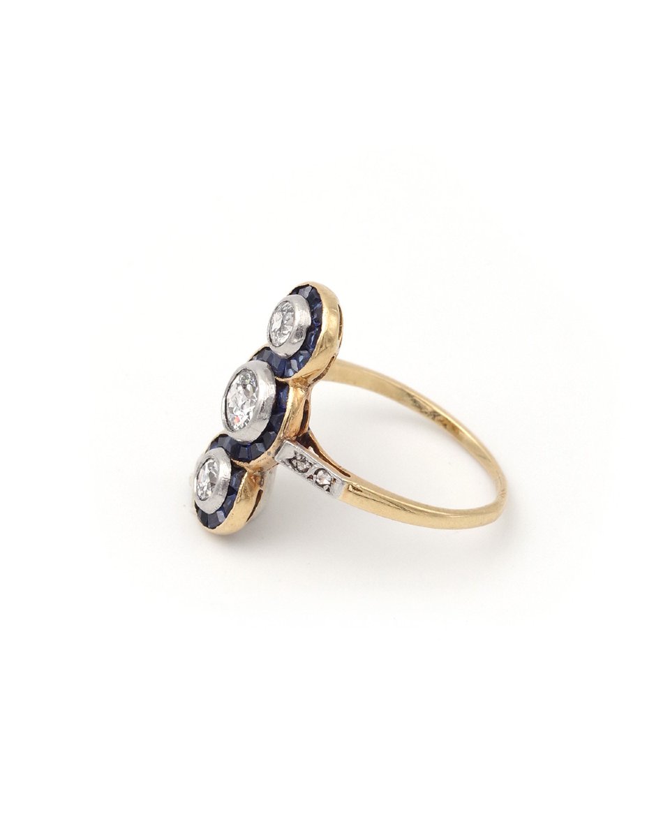 Bague Art Deco saphirs trois diamants en or 18k et platine, longue bague art deco-photo-3