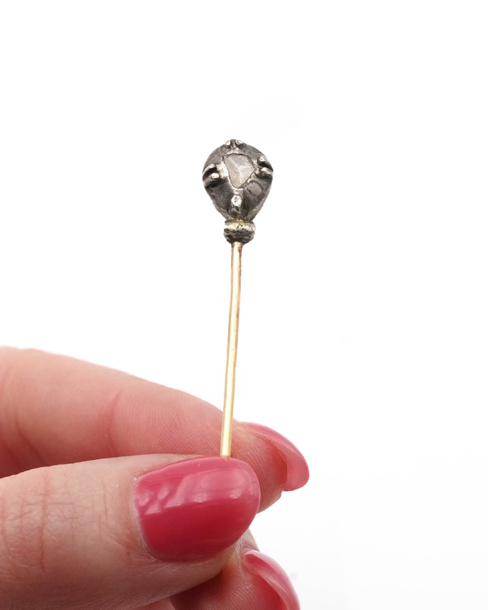 Petite épingle régionale diamant en argent et or 18k, Epingle de cravate, bijou régional, Arles