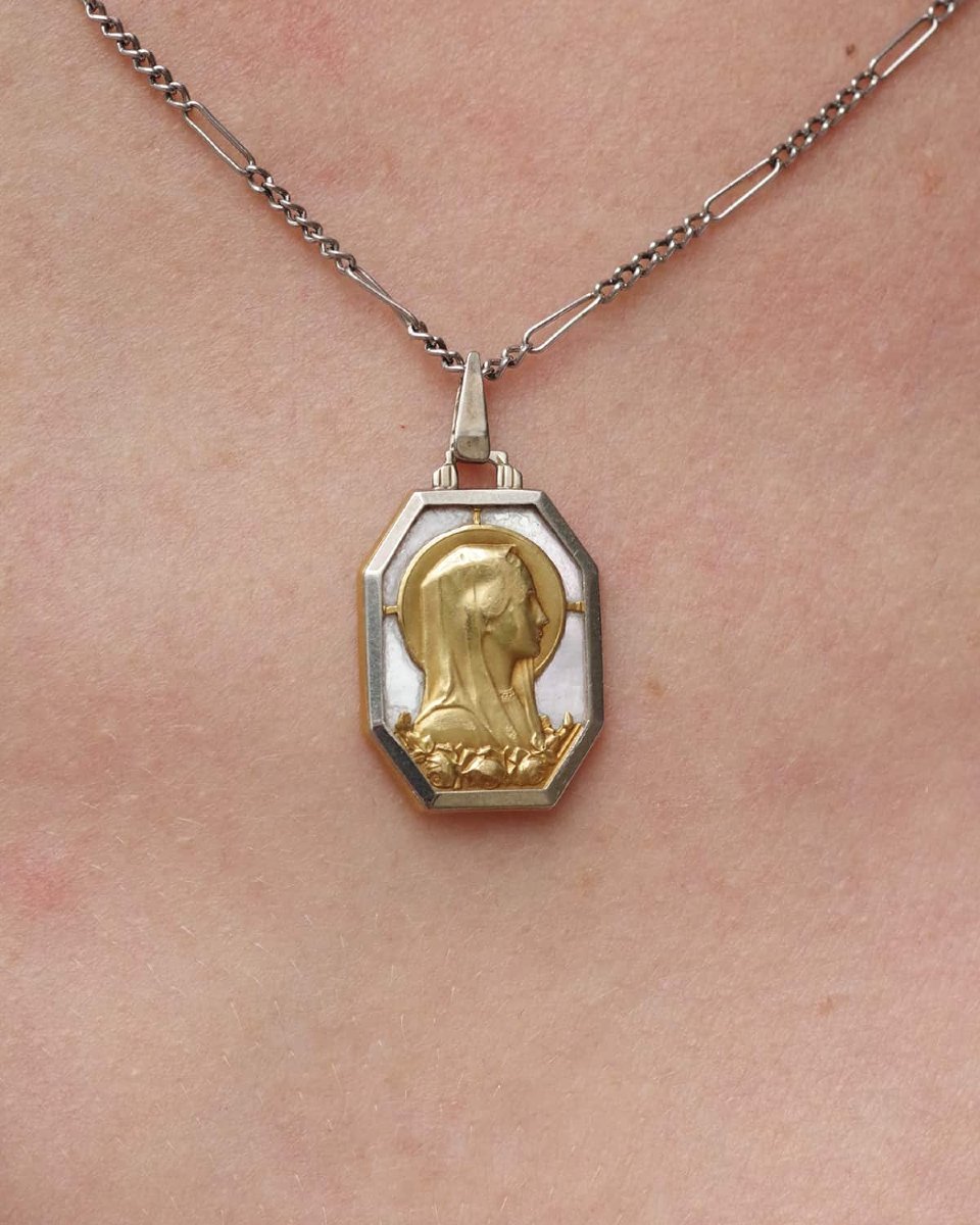 Médaille Vierge Marie Art deco en platine et or 18k, médaille religieuse, médaille chrétienne-photo-2