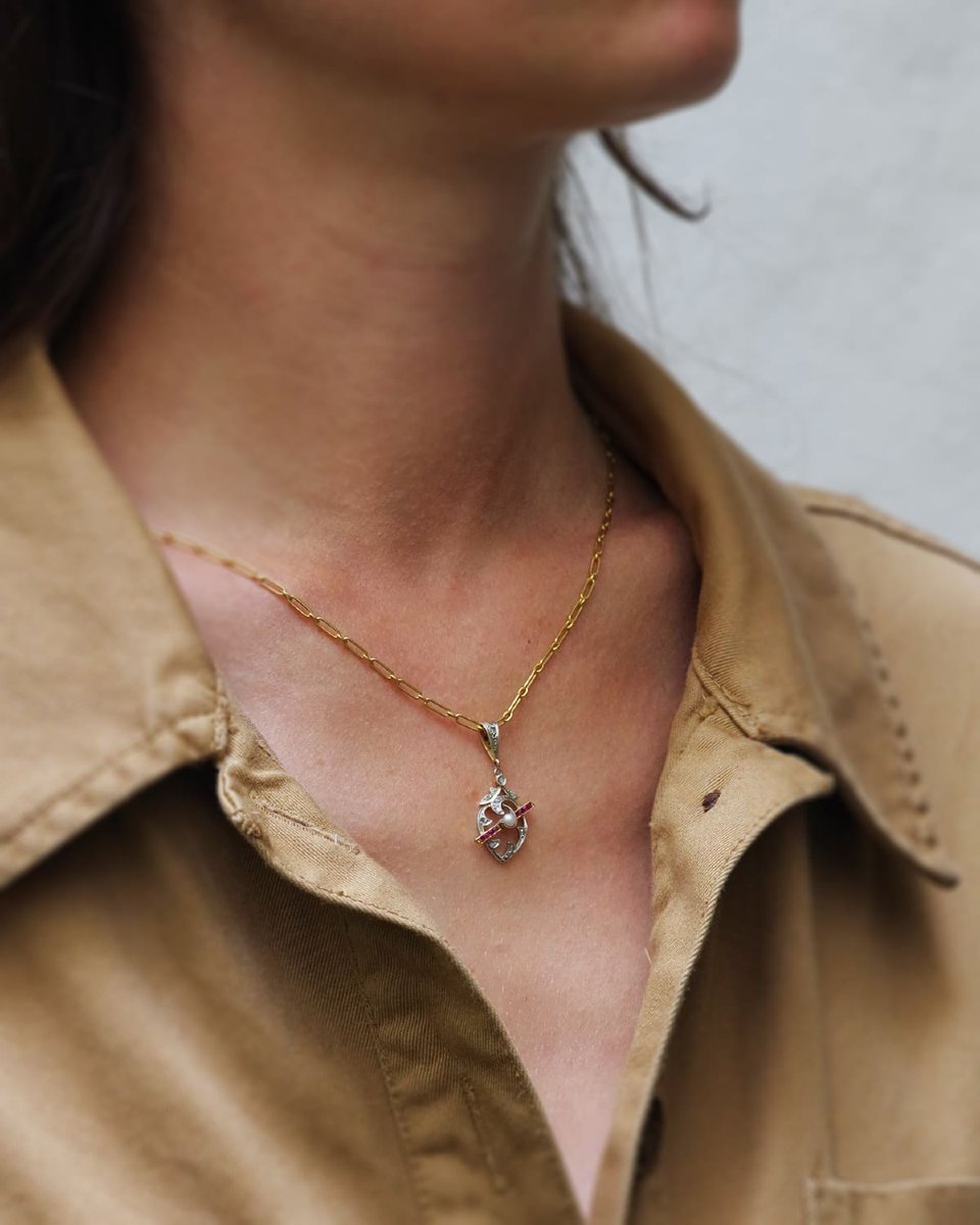 Edwardian Heart-shaped Pendant In 14k Gold And Platinum, Sentimental Jewelry Belle Epoque -photo-1
