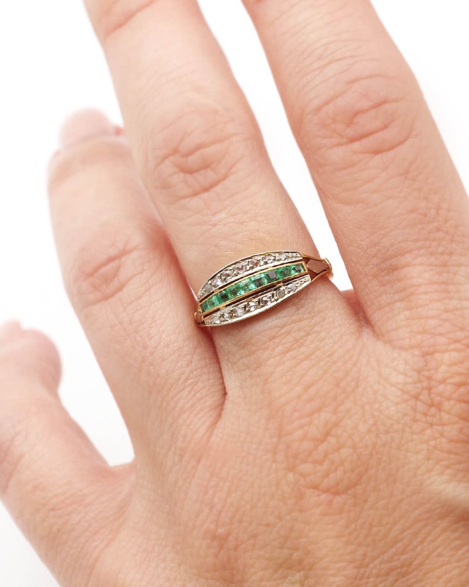 Emerald Diamond Line Ring In 18k Gold And Platinum, Art Deco Emerald And Diamond Band Ring-photo-2