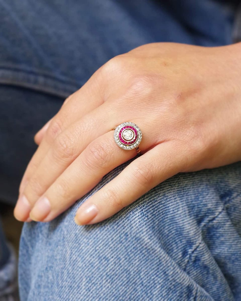 Art Deco Circular Diamond Ruby Ring In 18k White Gold And Platinum, 0.33 Ct Diamond-photo-3
