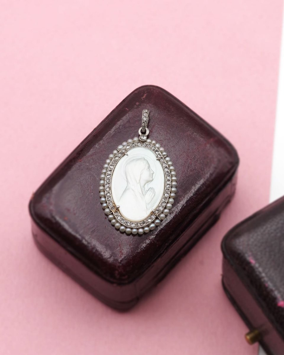 Edwardian Pearl Virgin Mary Pendant In Platinum, Belle Epoque Pendant, Mother Of Pearl-photo-3