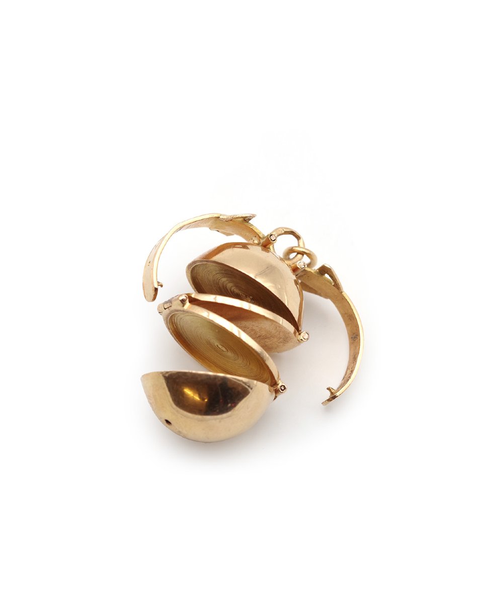 Victorian Locket Ball Pendant In 18k Gold, Orb Locket Pendant, Medallion, Gold Locket Pendant-photo-2