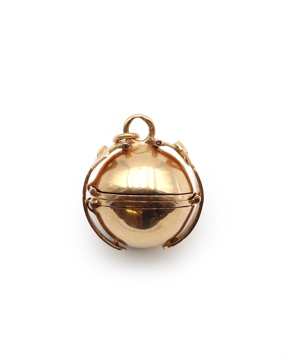 Victorian Locket Ball Pendant In 18k Gold, Orb Locket Pendant, Medallion, Gold Locket Pendant-photo-4