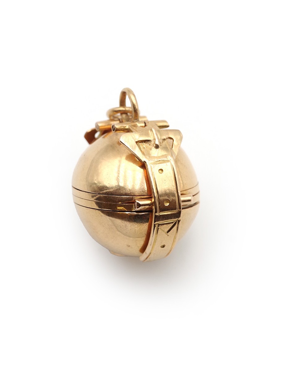 Victorian Locket Ball Pendant In 18k Gold, Orb Locket Pendant, Medallion, Gold Locket Pendant