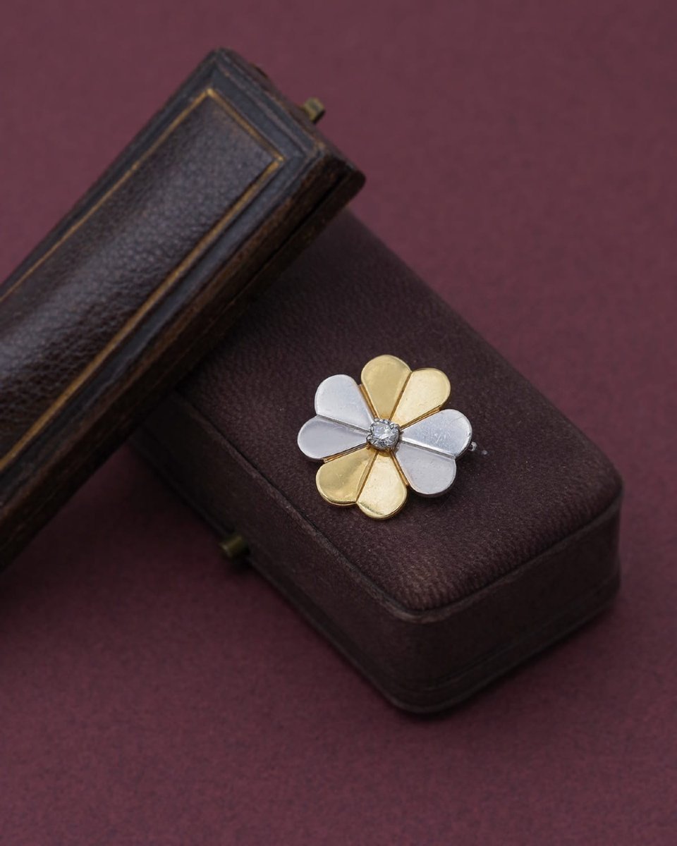 Broche porte-bonheur trèfle à 4 feuilles en or deux tons, diamant de 0.25 ct-photo-2