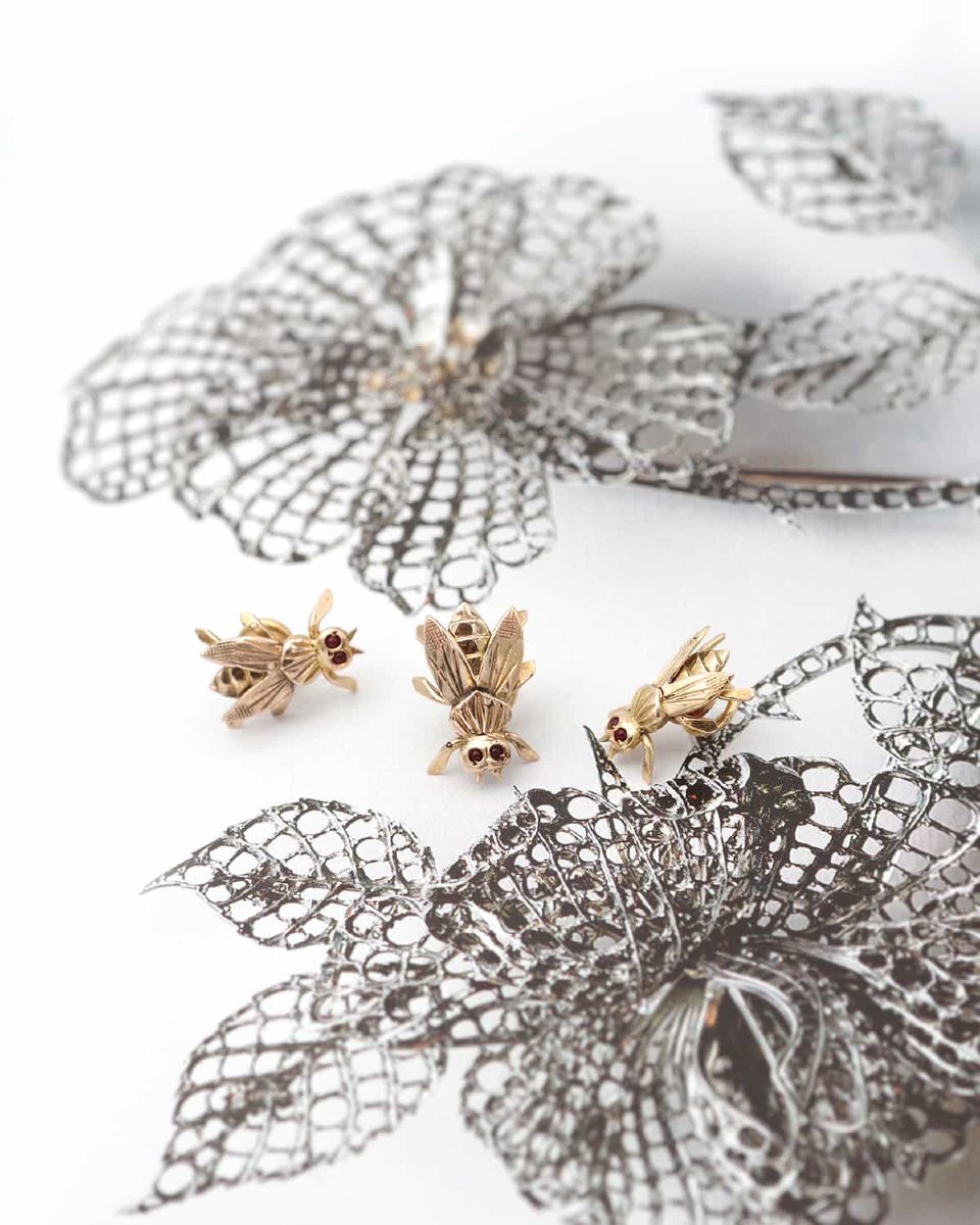 Broche pin's abeille à vis en or 18, broche insecte, bijou ancien | Maison Mohs-photo-1