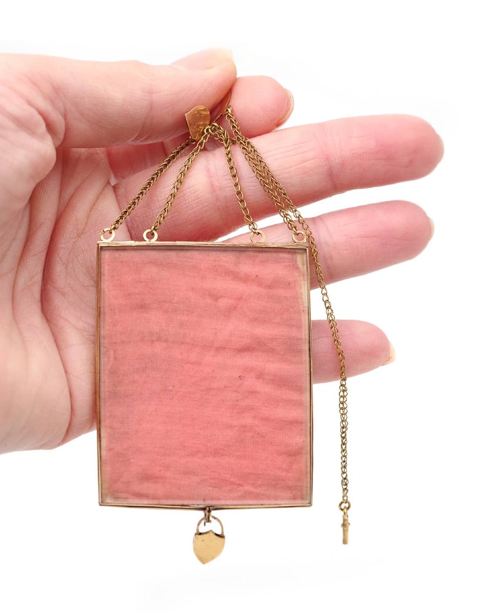 Médaillon Allégorie de l’amour en or 18k, Premier Empire, Cupidon, Bijou de sentiment ancien-photo-1