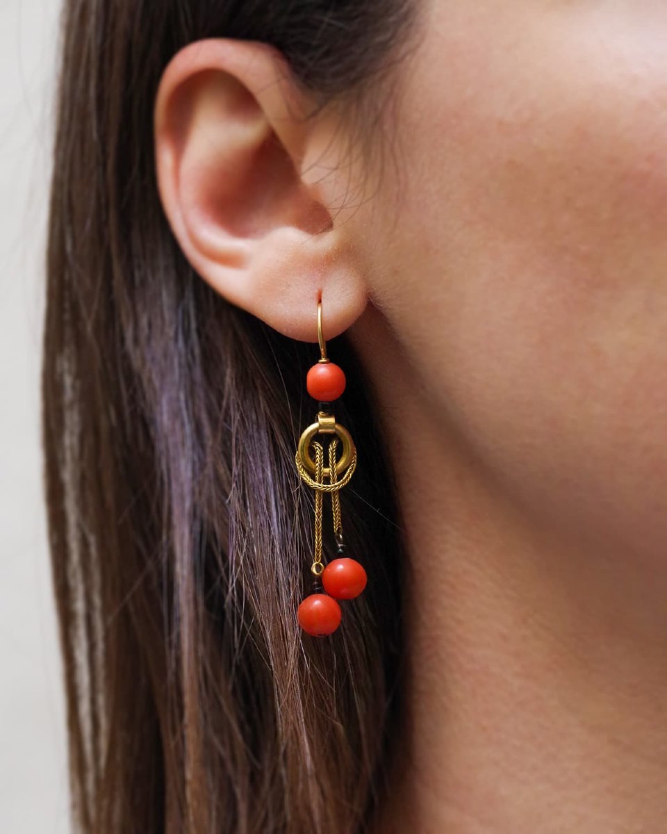 Victorian Coral Antique Long Pendant Earrings 18k Gold, Logn Earrings, Coral Beads-photo-3