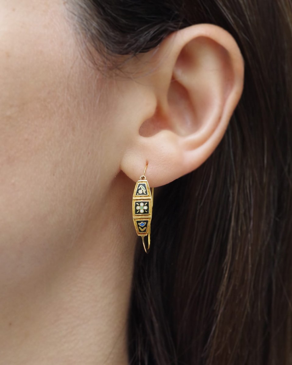 Antique Victorian French Poissardes Enameled Earrings In 18k Gold, French Regional Jewelry-photo-2