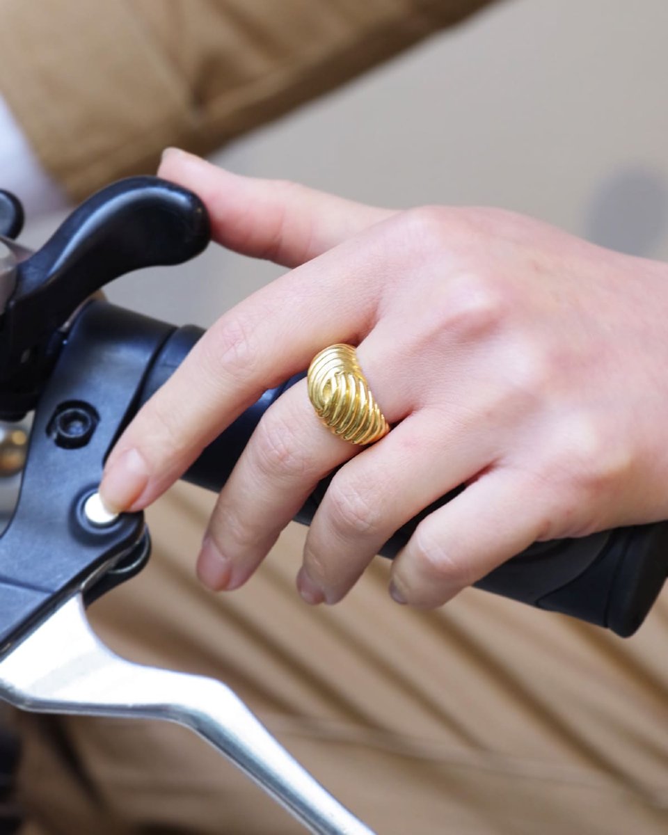 French Dome Croissant Ring In Solid 18k Gold, Gadroon Ring, 1980's -photo-5