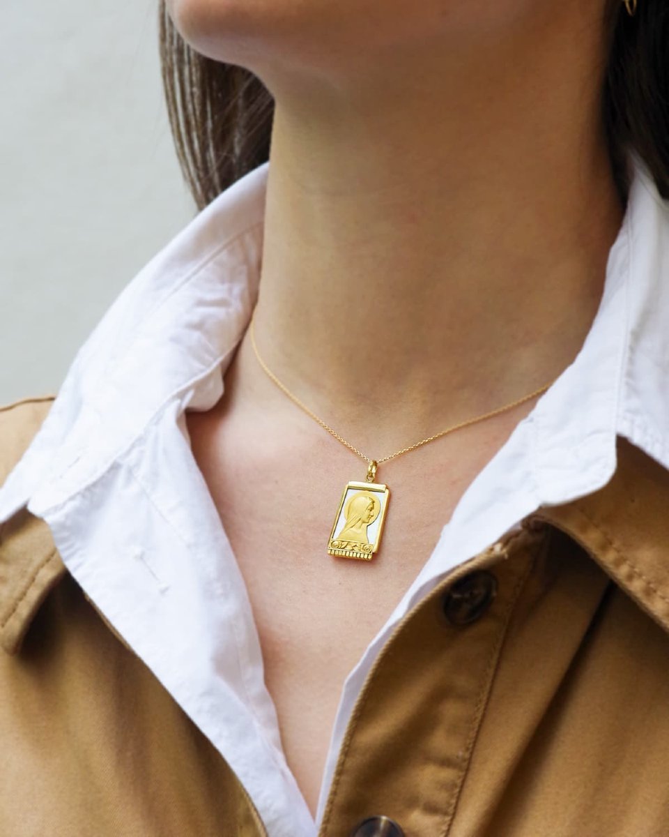 French Art Deco Virgin Mary Medal In Mother Of Pearl And 18k Gold -photo-4