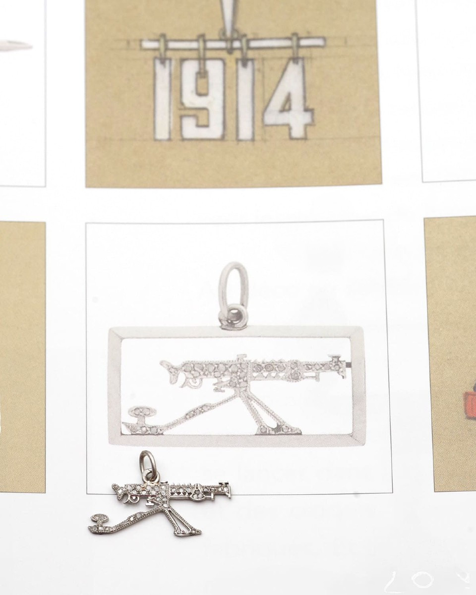 Cartier Wwi 1910 Patriotic Machine Gun Charm In Platinum And Diamond, Patriotic Pendant 