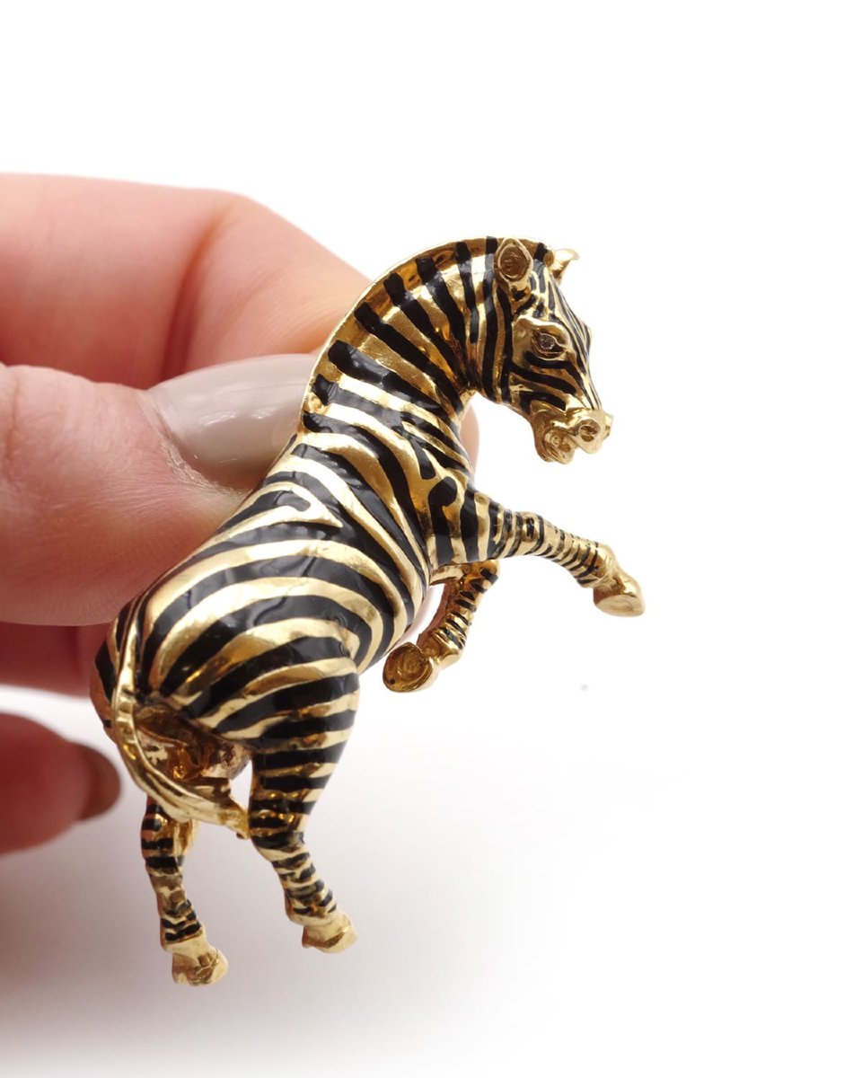 Zebra Enameled French Animal Brooch In 18k Gold, Vintage Animal Brooch, Diamonds-photo-4