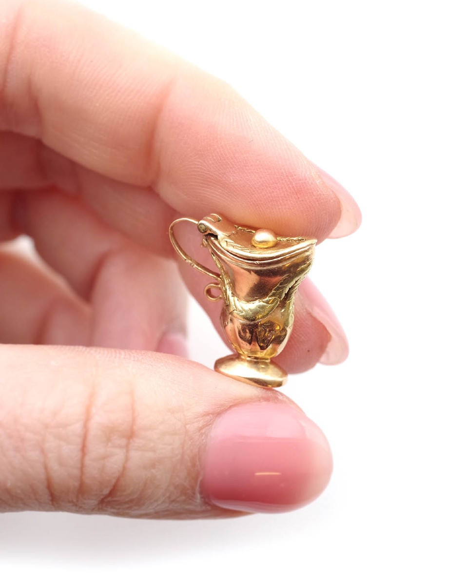 Pendentif charm aiguière en or 18k, pendentif ouvrant-photo-4