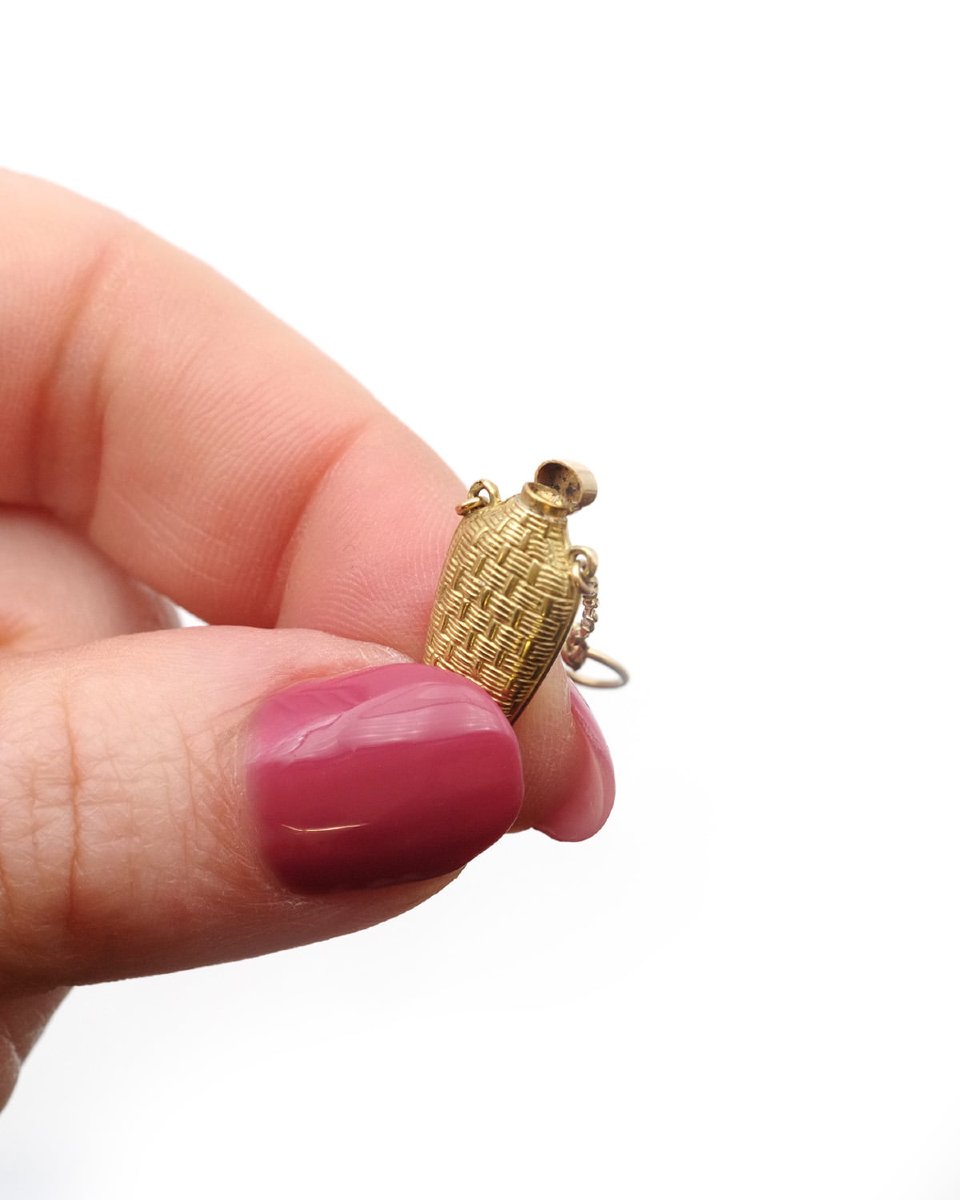 Pendentif flacon ouvrant en or jaune 18k, petite vinaigrette-photo-1