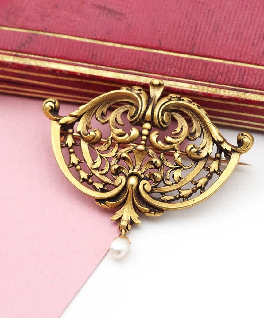 Broche transformable néogothique en or 18k, perle fine