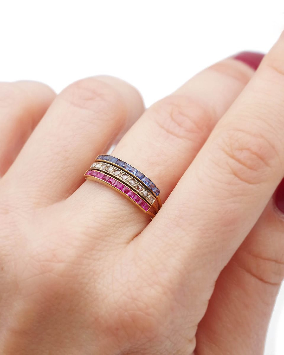 Art Deco Patriotic Ring In 18 Karat Gold, Sapphires, Rubies, Diamonds-photo-3