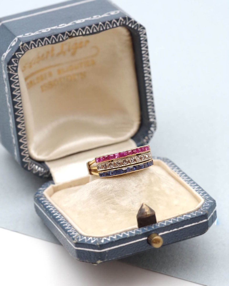 Art Deco Patriotic Ring In 18 Karat Gold, Sapphires, Rubies, Diamonds-photo-1