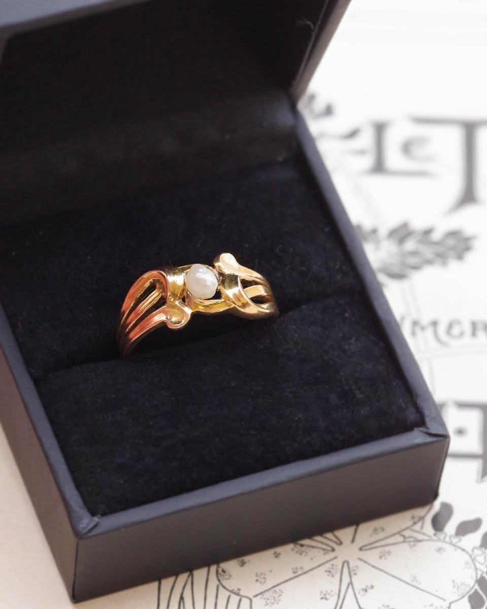 Art Nouveau Mistletoe Ring In 18 Karat Gold  -photo-1