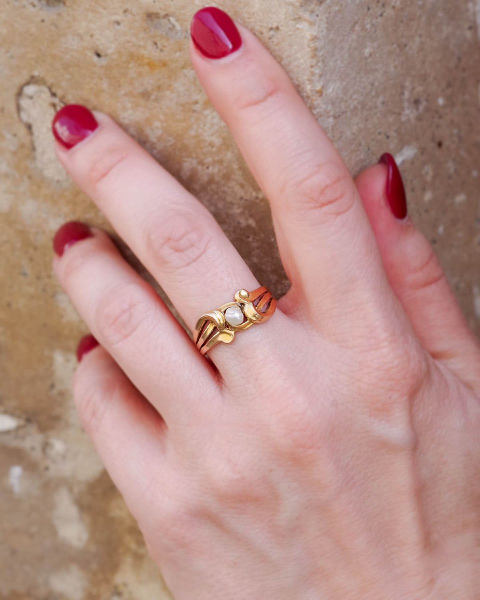 Art Nouveau Mistletoe Ring In 18 Karat Gold  -photo-2