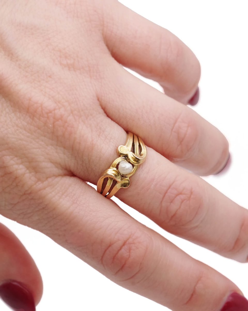 Art Nouveau Mistletoe Ring In 18 Karat Gold  -photo-3