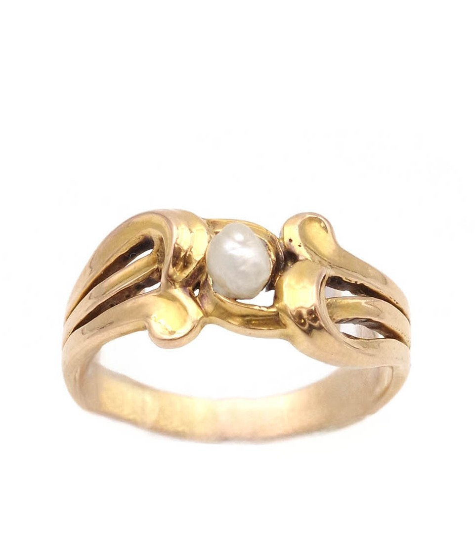 Art Nouveau Mistletoe Ring In 18 Karat Gold  