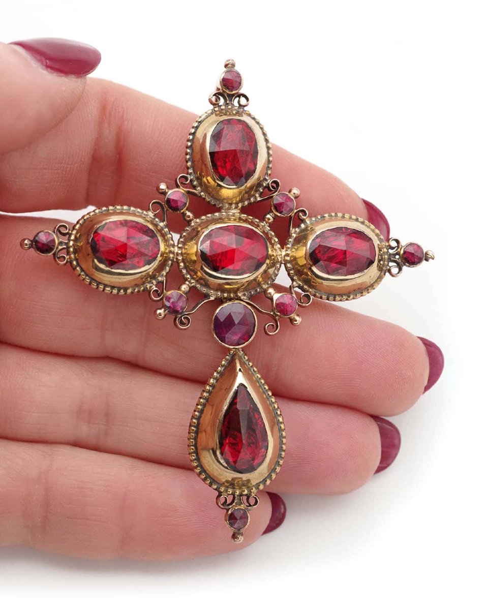 Pendentif croix badine grenats de Perpignan en or 18 karats, religieux-photo-2