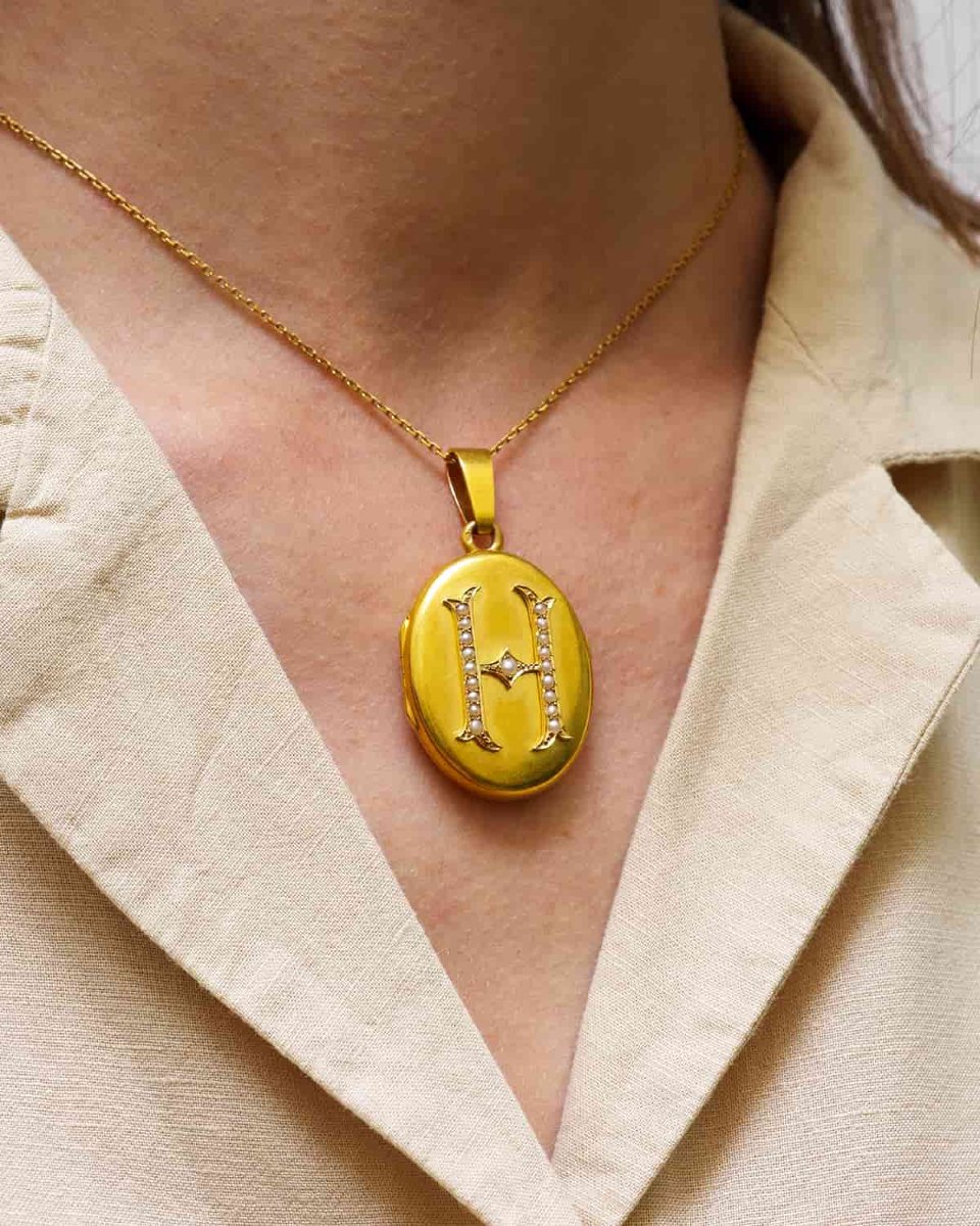 Grand médaillon lettre H en or 18 karats, pendentif cassolette -photo-1
