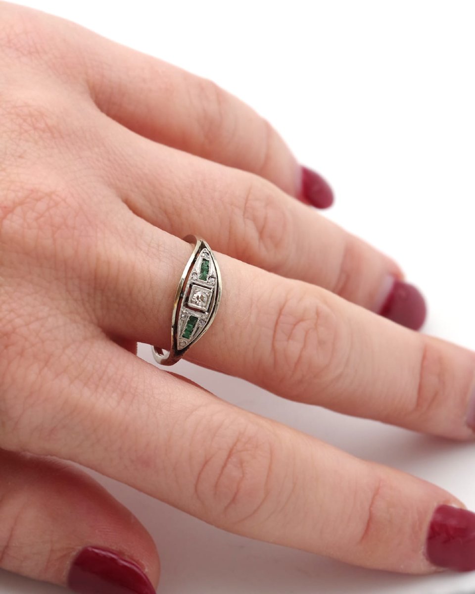 Art Deco Emerald Band Ring In 18 Karat Gold And Platinum -photo-2