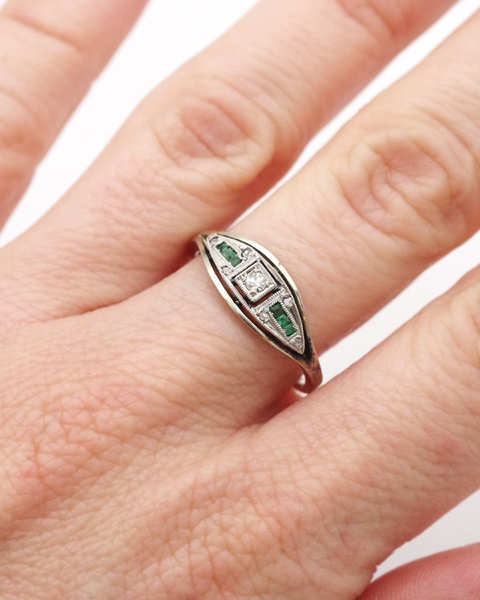 Art Deco Emerald Band Ring In 18 Karat Gold And Platinum -photo-3