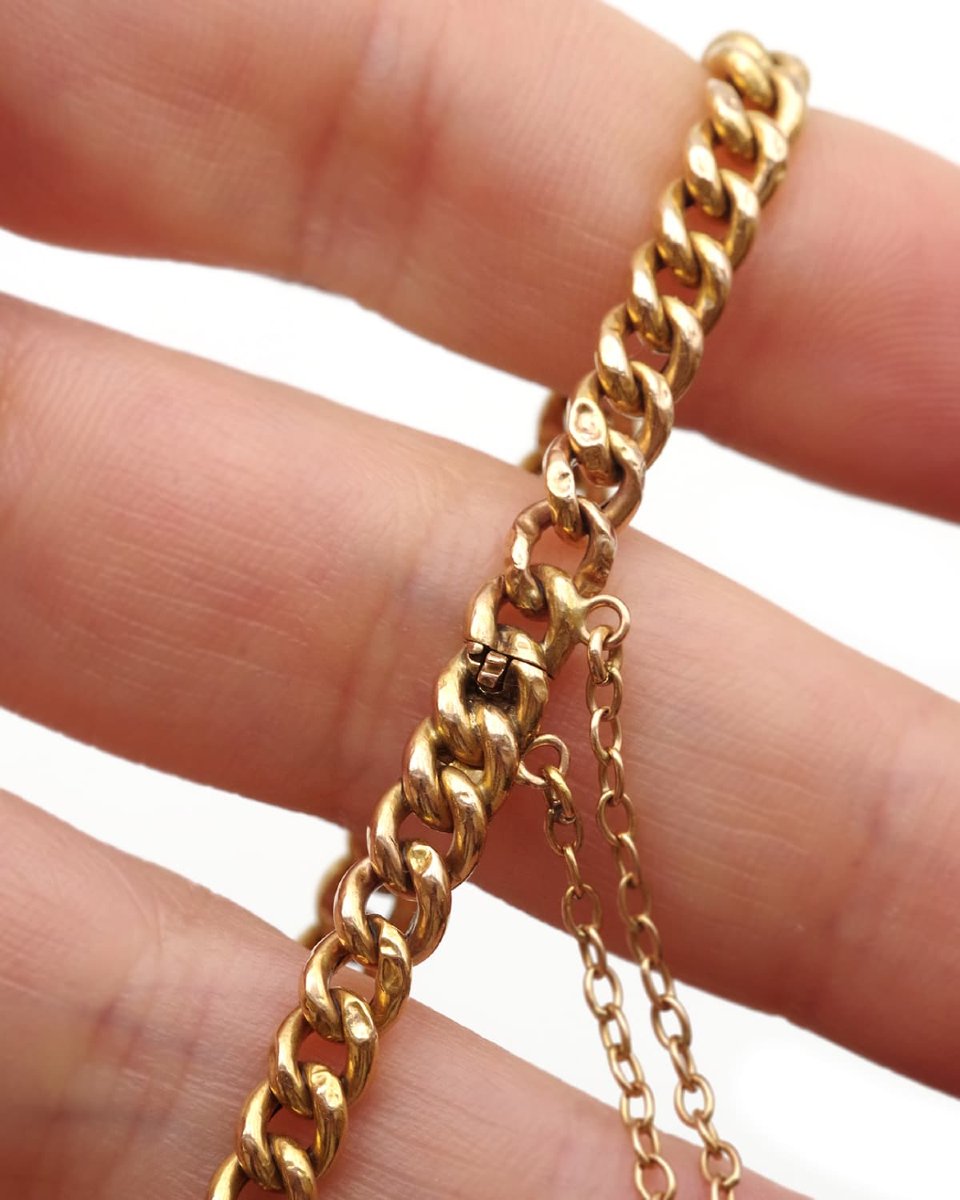 Antique Curb Chain Bracelet In 18 Karat Hollow Gold-photo-4