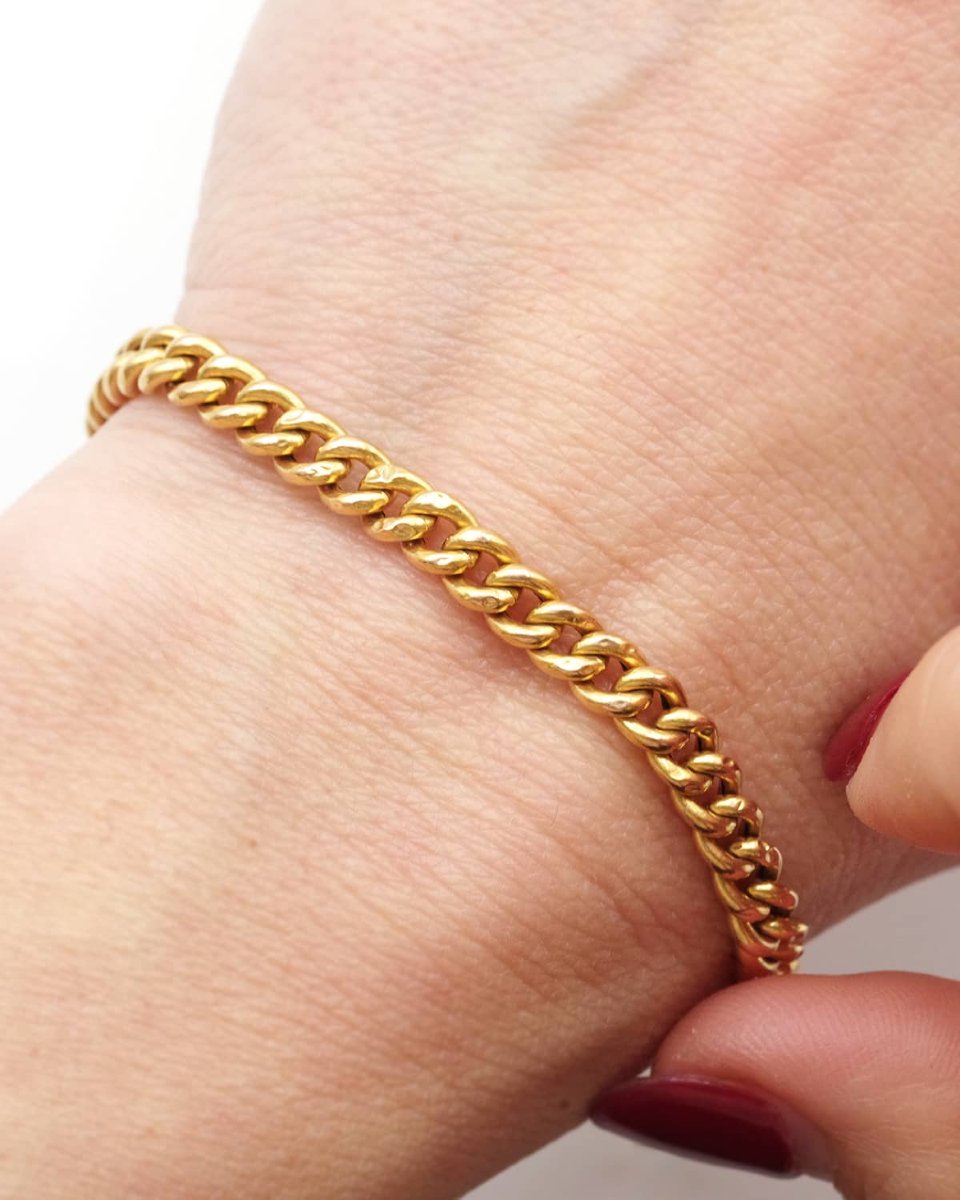 Antique Curb Chain Bracelet In 18 Karat Hollow Gold-photo-2