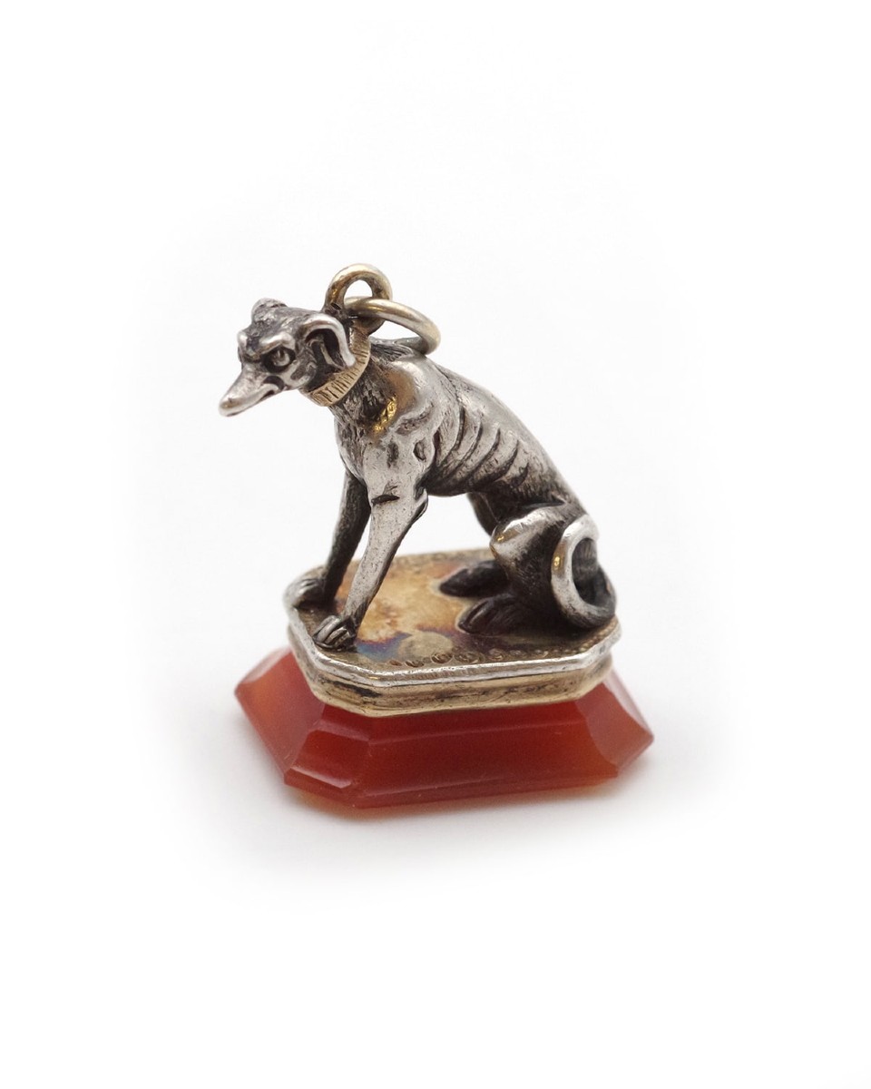 Pendentif cachet chien cornaline en argent et en or 