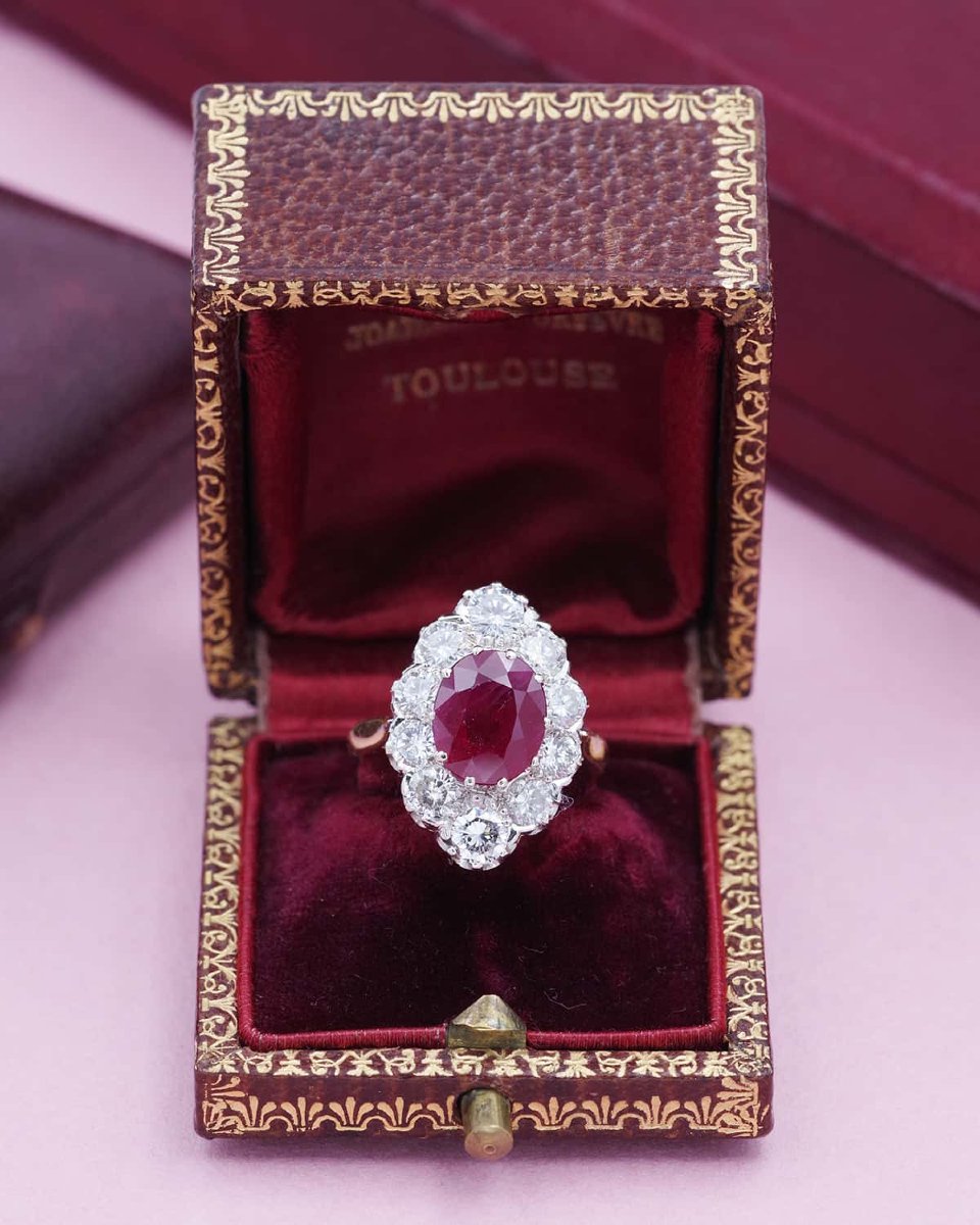 Marquise Ring With Burmese Ruby 2.29 Ct Certified In 18k Gold And Platinum-photo-2