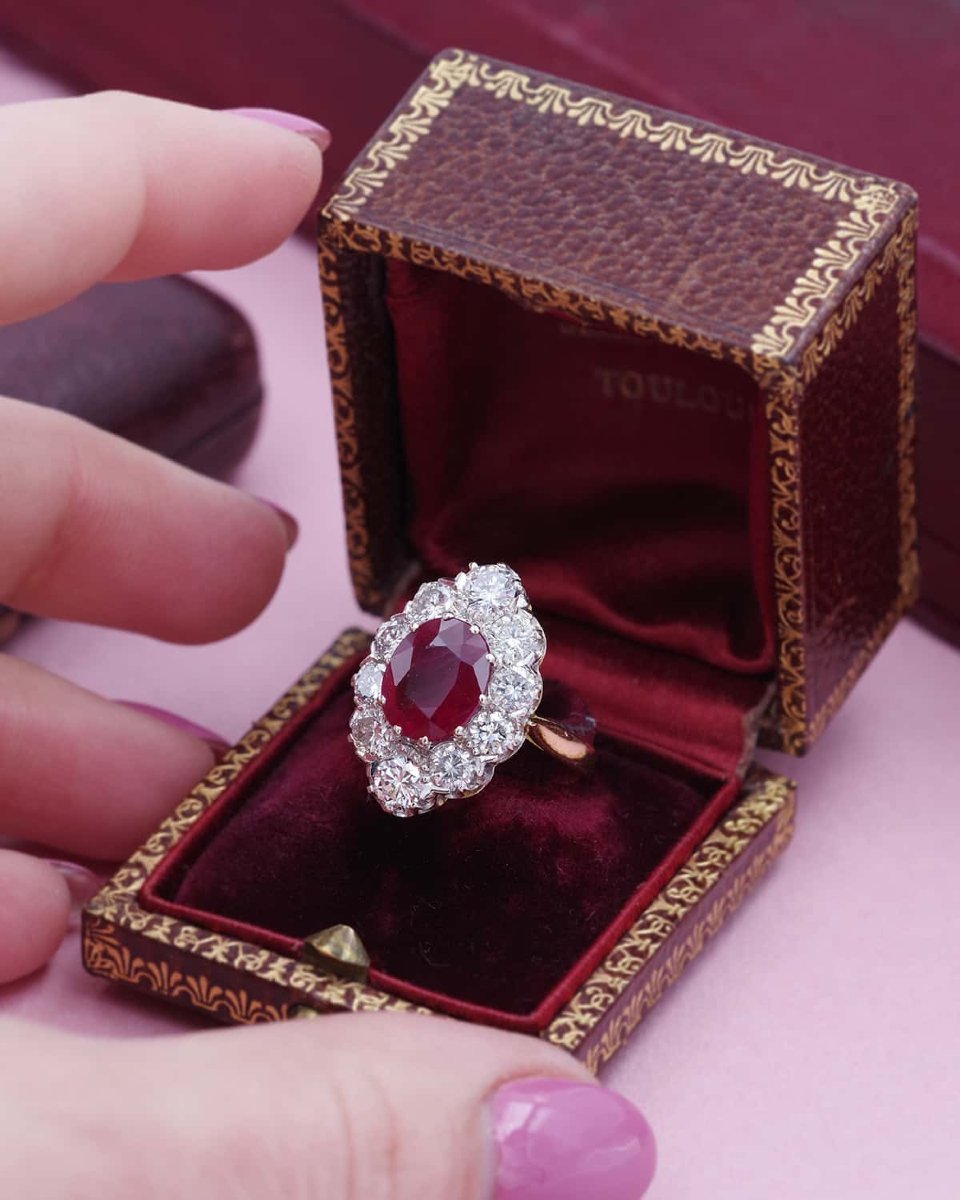 Marquise Ring With Burmese Ruby 2.29 Ct Certified In 18k Gold And Platinum-photo-3