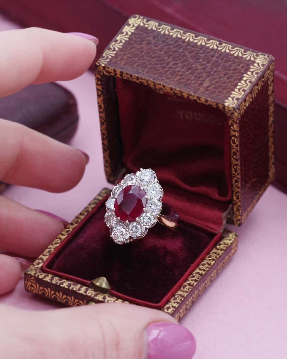 Marquise Ring With Burmese Ruby 2.29 Ct Certified In 18k Gold And Platinum-photo-4