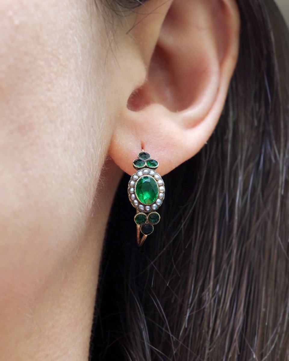Poissardes boucles d'oreille Empire perles fines en or 18k-photo-5