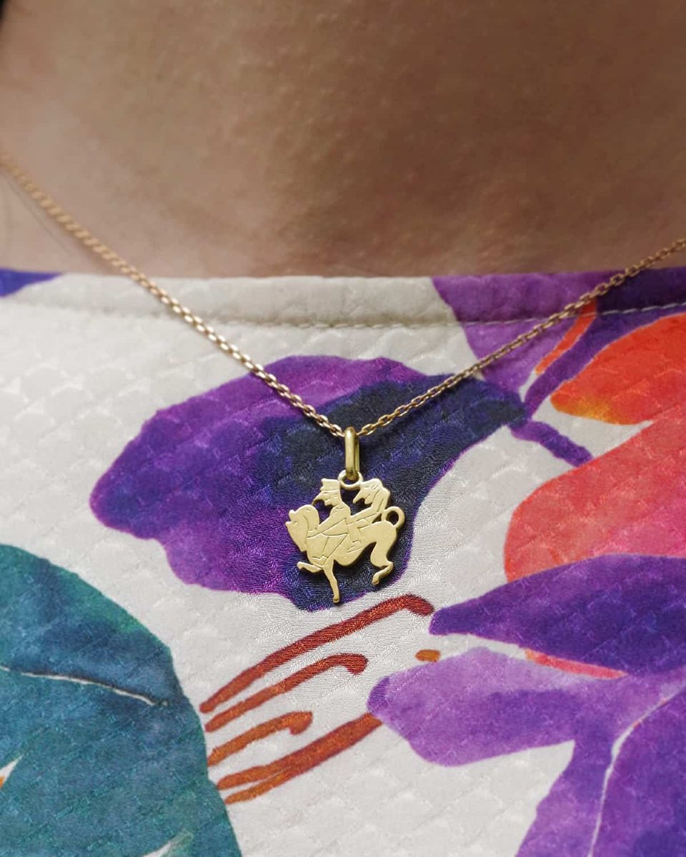 Van Cleef & Arpels French 18k Gold Charm Pendant 'les 3 Inséparables' Soldier Horse-photo-4