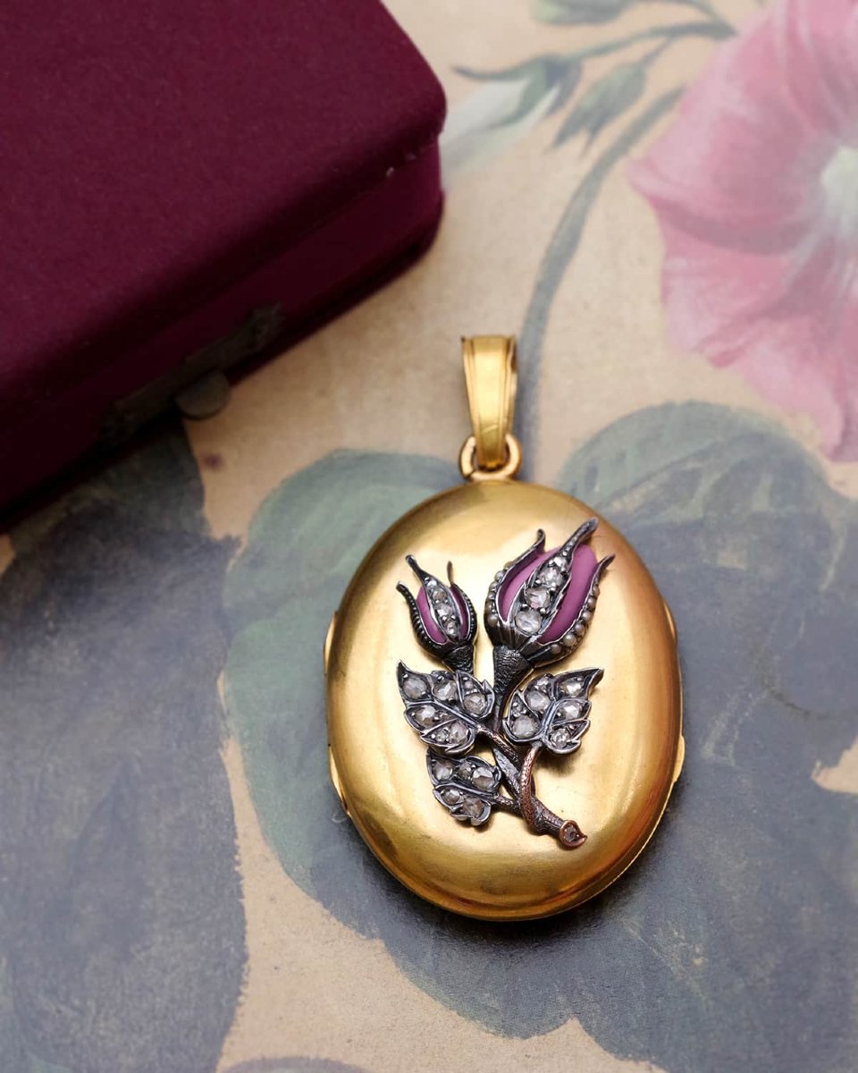 Victorian Rosebud Diamond Locket In 18 Karat Gold, Eugène Soulens -photo-1