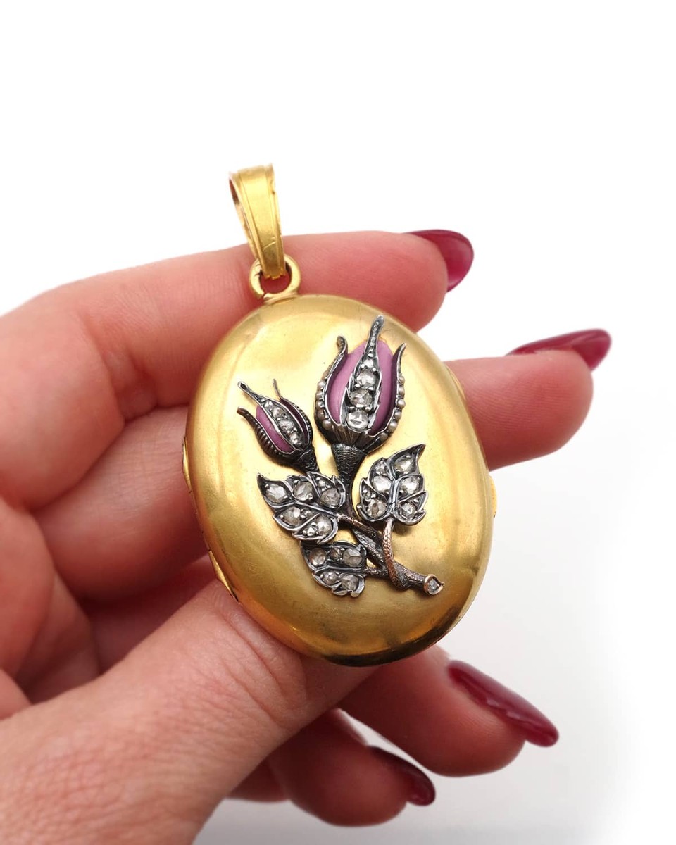 Victorian Rosebud Diamond Locket In 18 Karat Gold, Eugène Soulens 