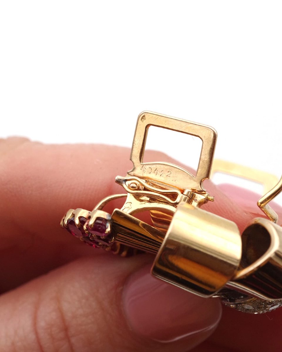 French Retro Convertible Bow Brooch Bracelet Ruby Diamonds In 18k Gold, 1940s Vintage Jewelry -photo-3