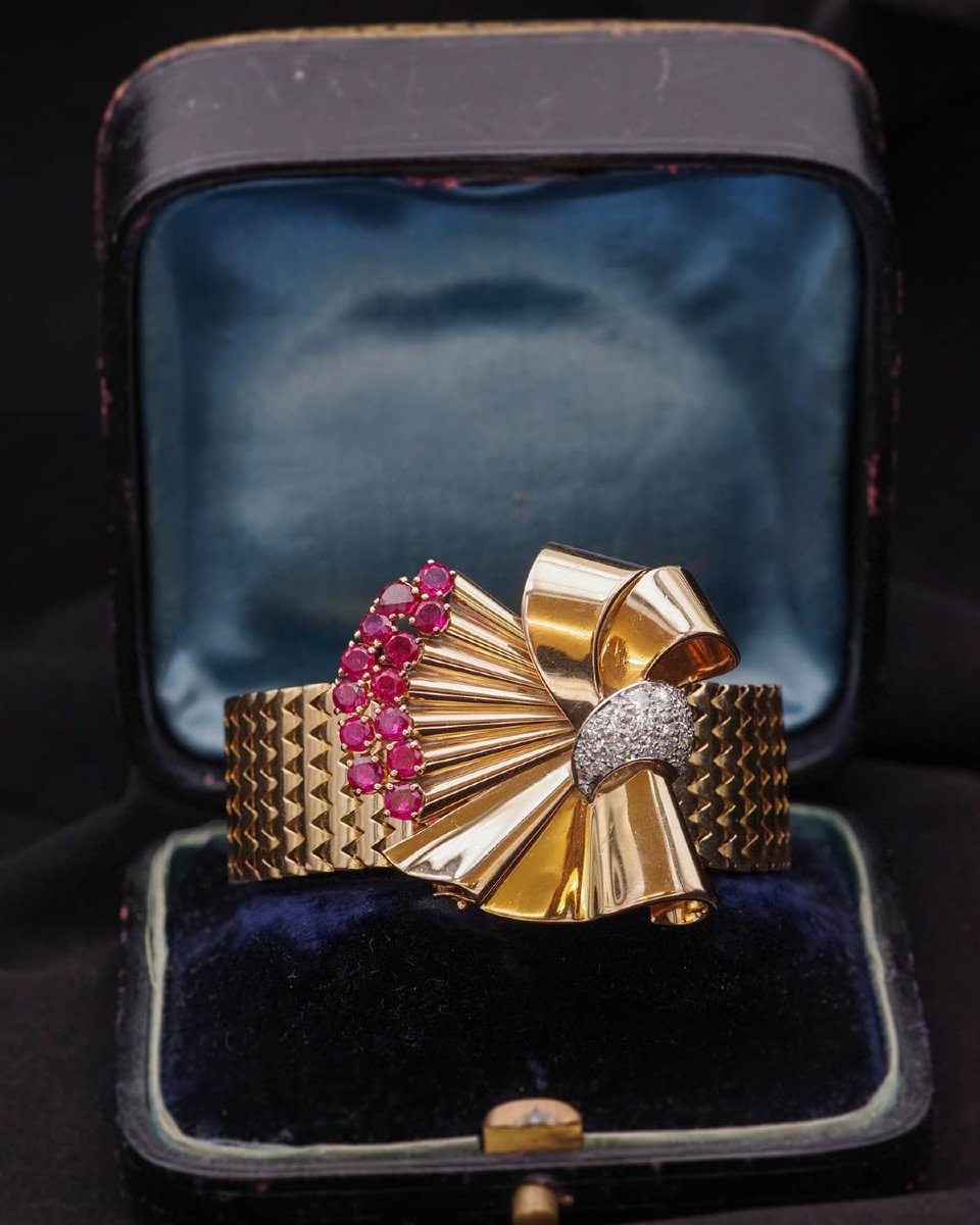French Retro Convertible Bow Brooch Bracelet Ruby Diamonds In 18k Gold, 1940s Vintage Jewelry -photo-4