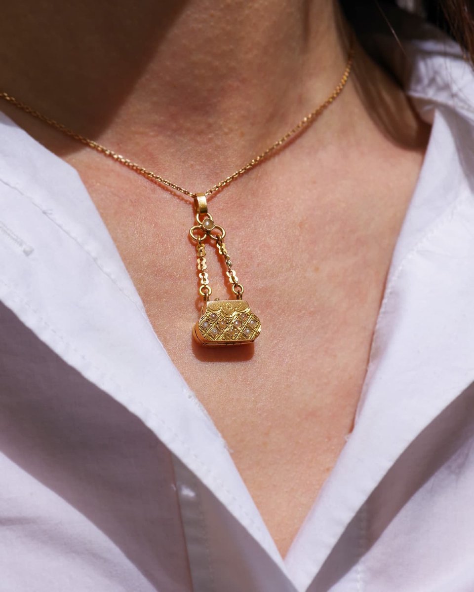 Victorian French Bag-shaped Pendant Locket In 18k Gold And Pearls -photo-3