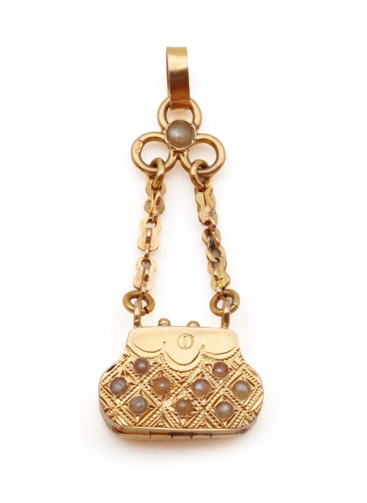 Victorian French Bag-shaped Pendant Locket In 18k Gold And Pearls 